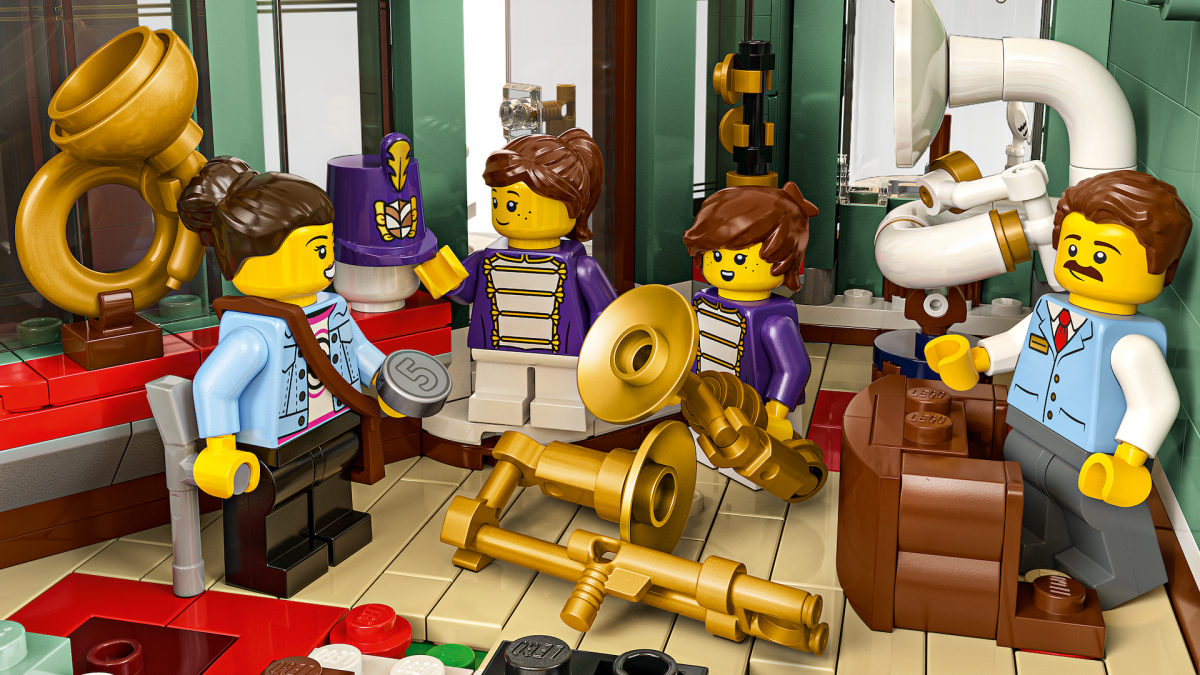 LEGO Icons modular building 11371 Shopping Street 9 1200x675