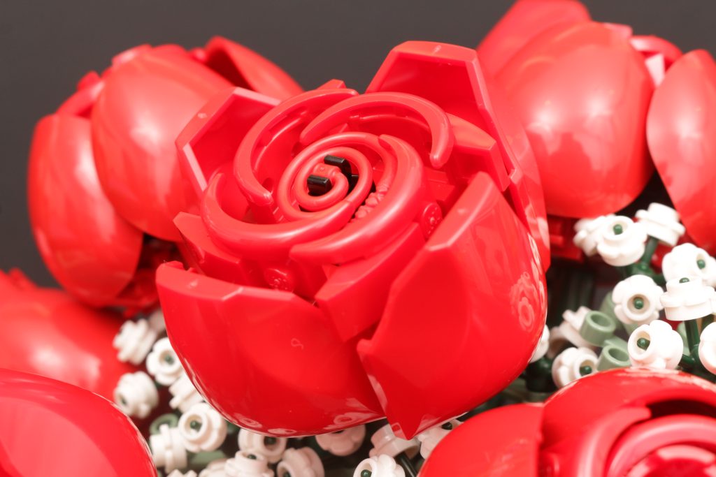 LEGO Botanical Collection 10328 Bouquet of Roses review 4 1024x683