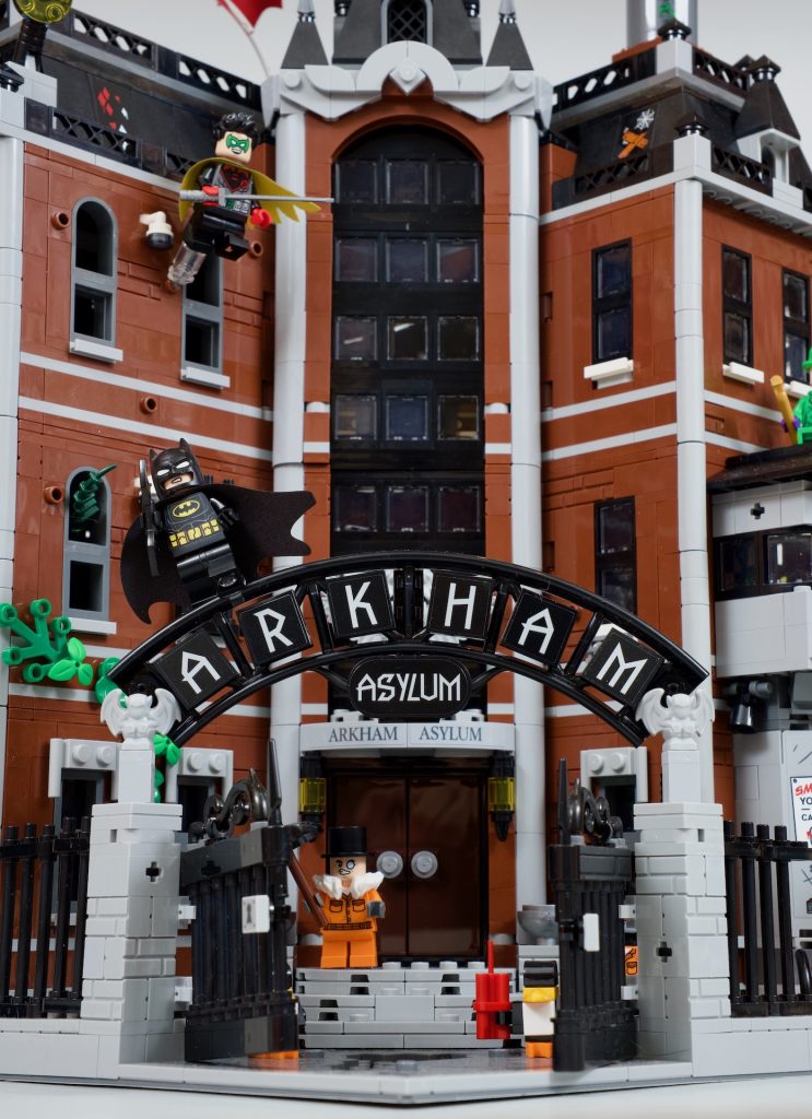 LEGO Batman DC 76300 Arkham Asylum mod 33 743x1024